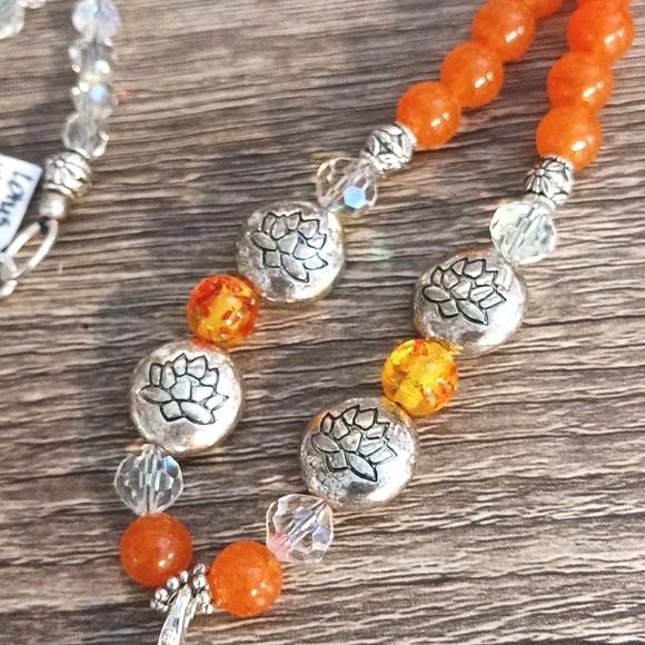 Aurora borealis glass w Lotus & orange Artisan beaded necklace - Picture 6 of 8